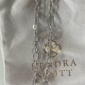Kendra Scott necklace